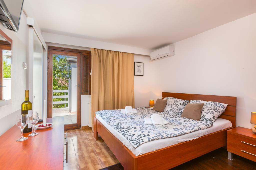 Bed & Breakfast La Fontana メドゥリン エクステリア 写真