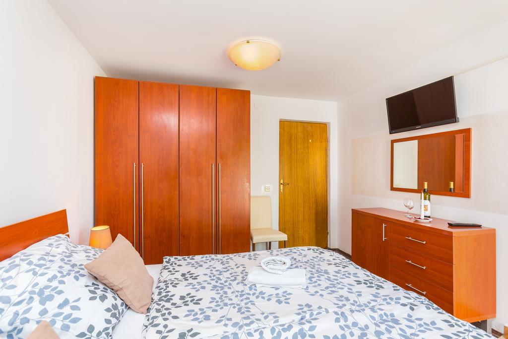 Bed & Breakfast La Fontana メドゥリン エクステリア 写真